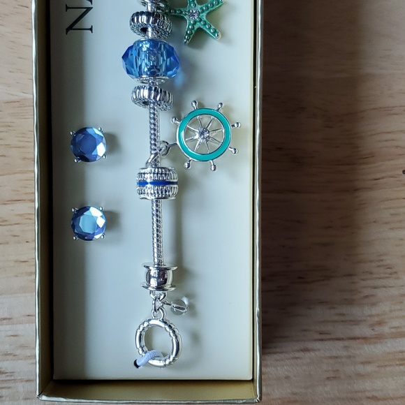 Napier Bracelet & Earring Set New In Box - Picture 5 of 9